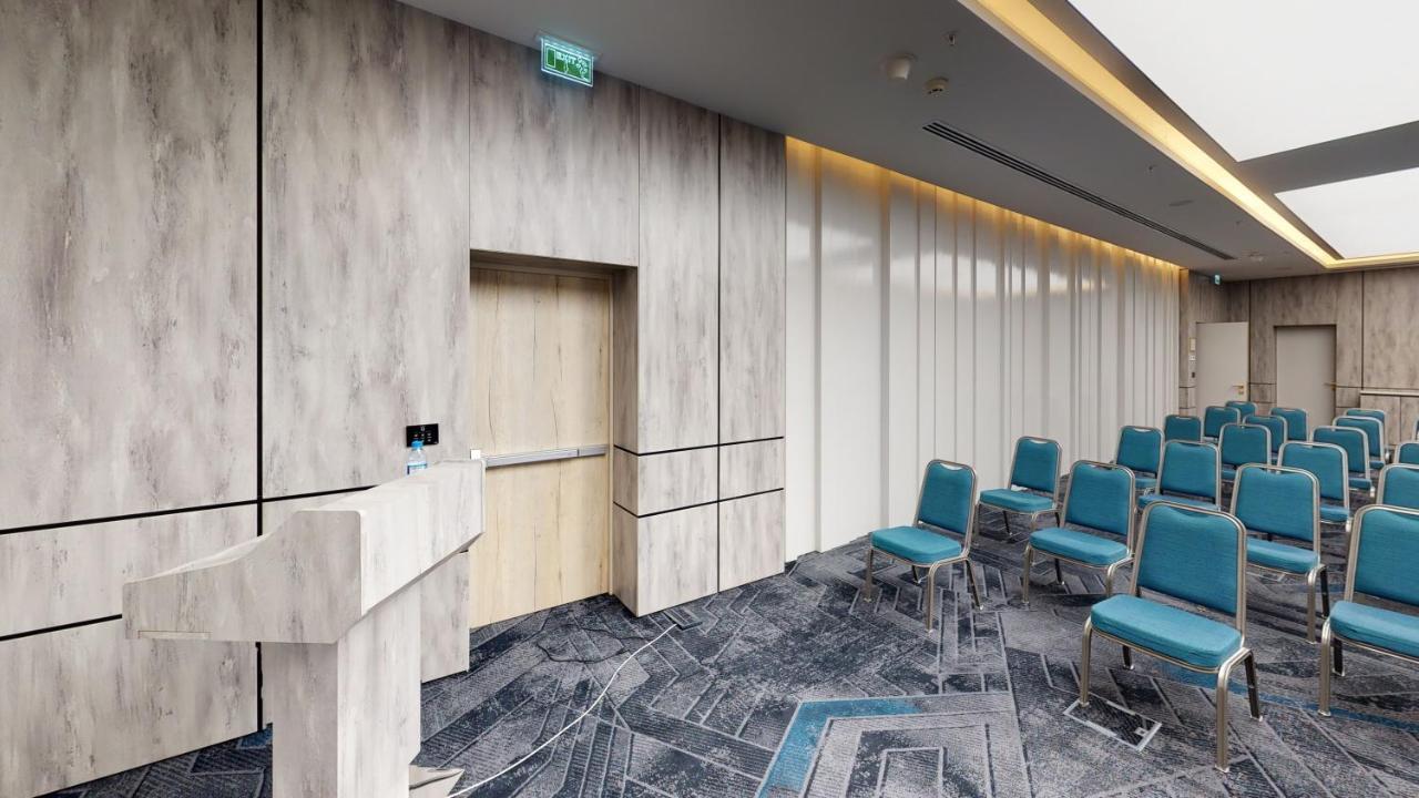 Intercontinental Baku By Ihg Hotel Exterior photo The interior of the meeting room