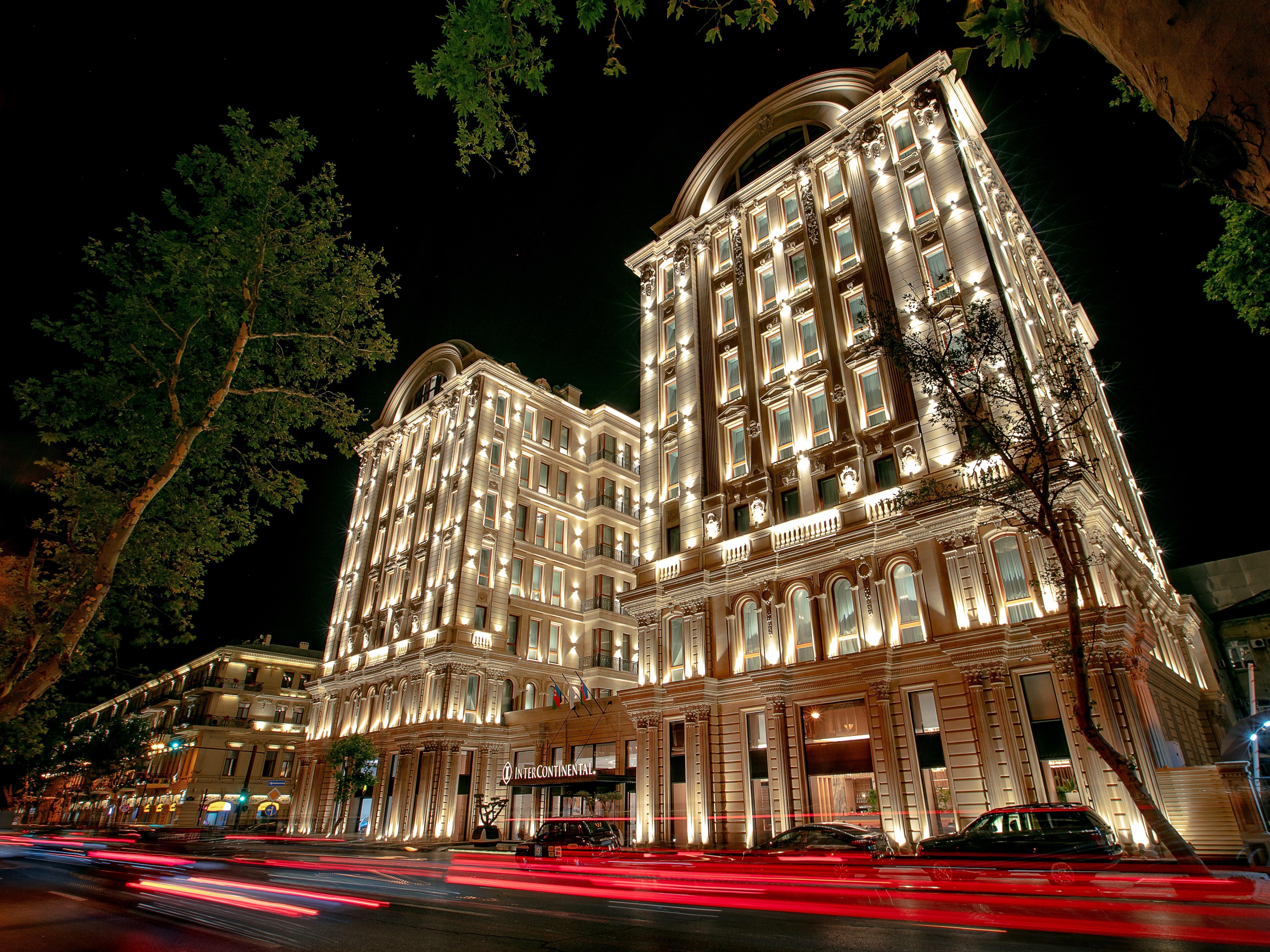 Intercontinental Baku By Ihg Hotel Exterior photo The hotel at night