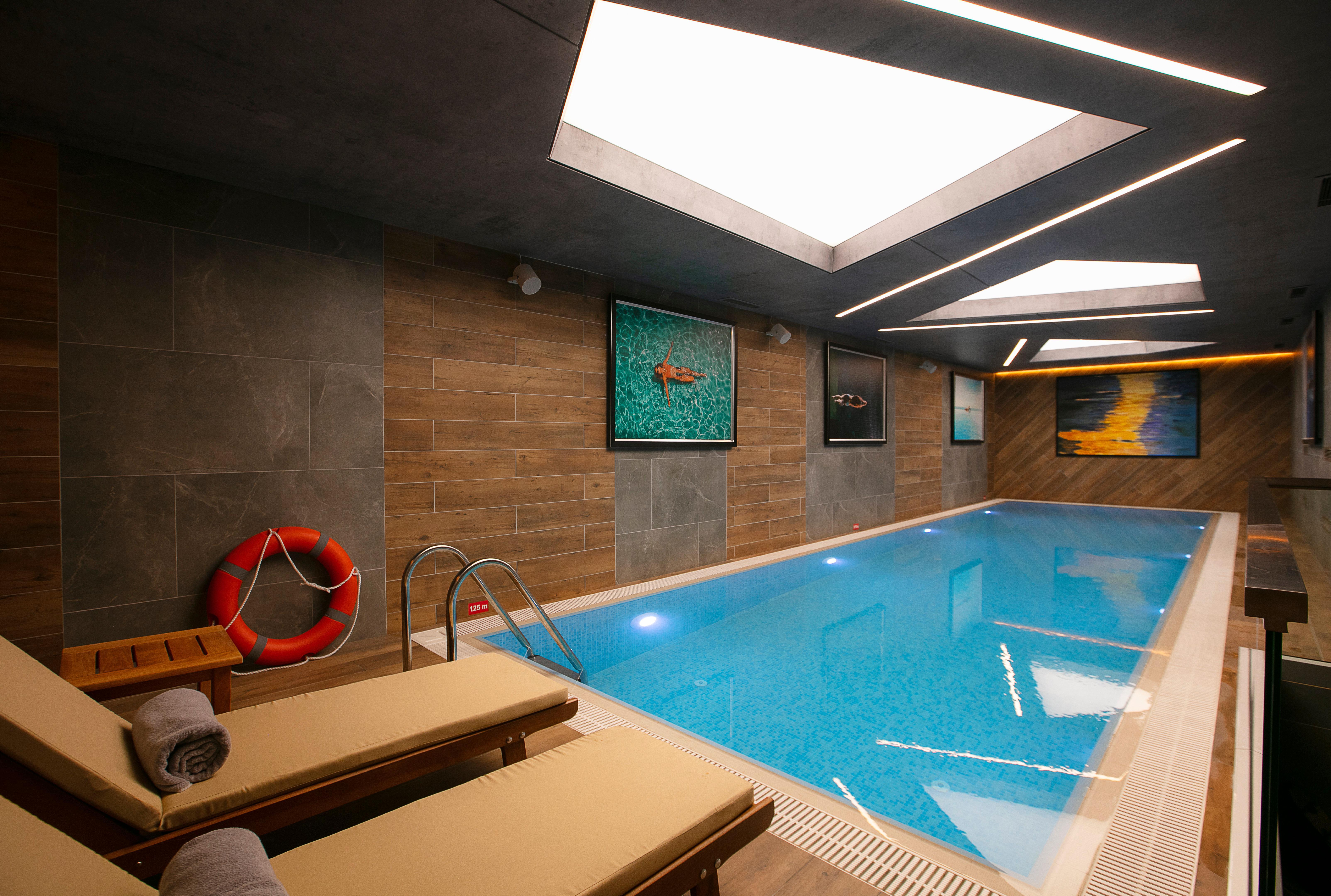 Intercontinental Baku By Ihg Hotel Exterior photo Swimming pool